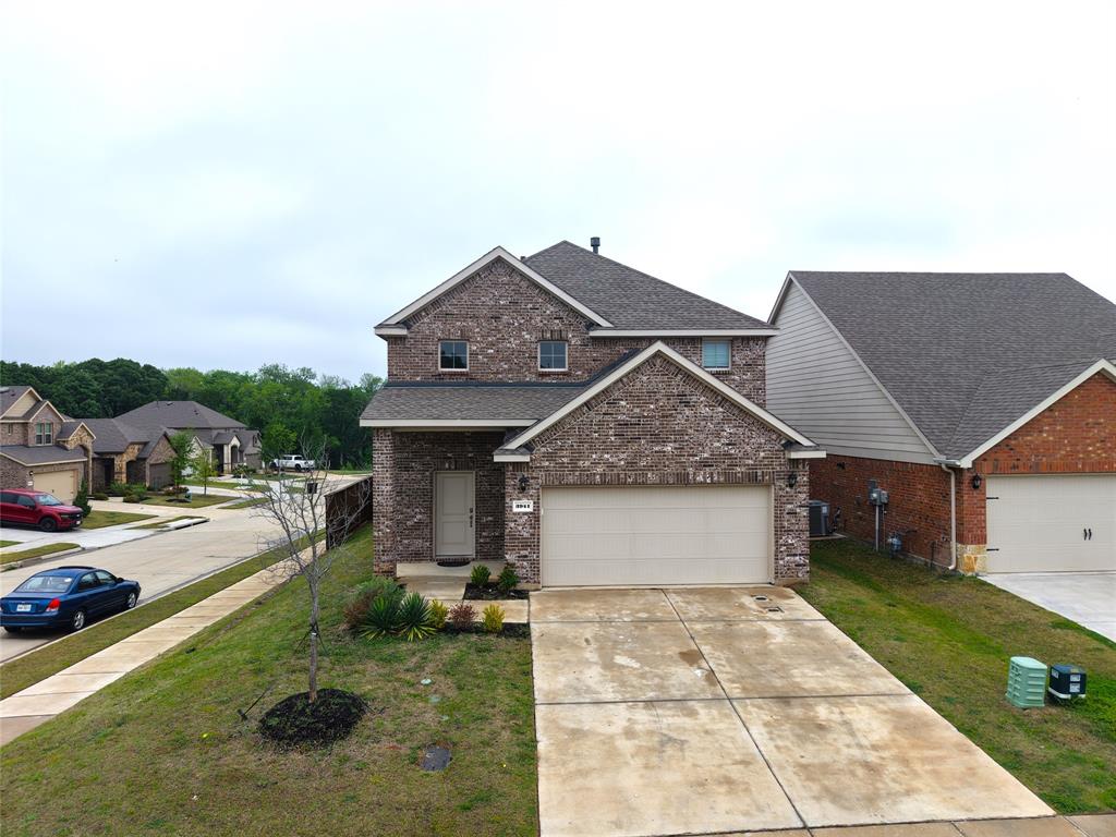 3941 Oak Creek Circle Property Photo 2