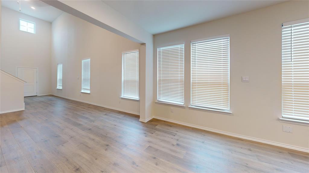 3941 Oak Creek Circle Property Photo 3