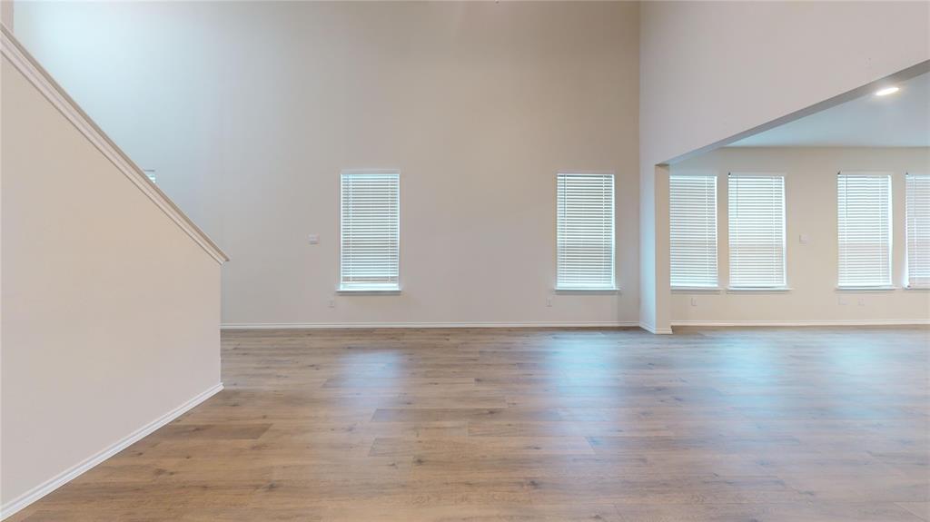 3941 Oak Creek Circle Property Photo 4