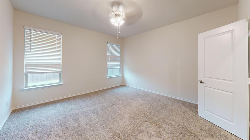 3941 Oak Creek Circle Property Photo 8