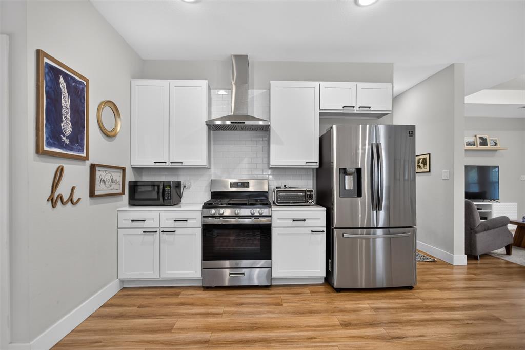 2511 Gladstone Drive Property Photo 11