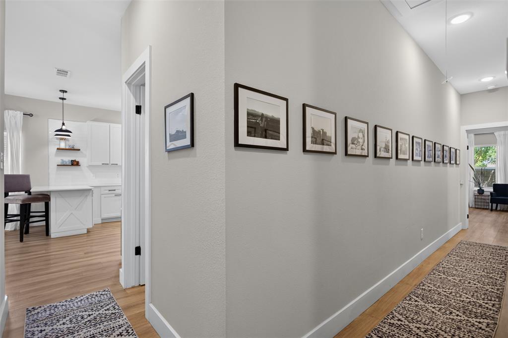 2511 Gladstone Drive Property Photo 17