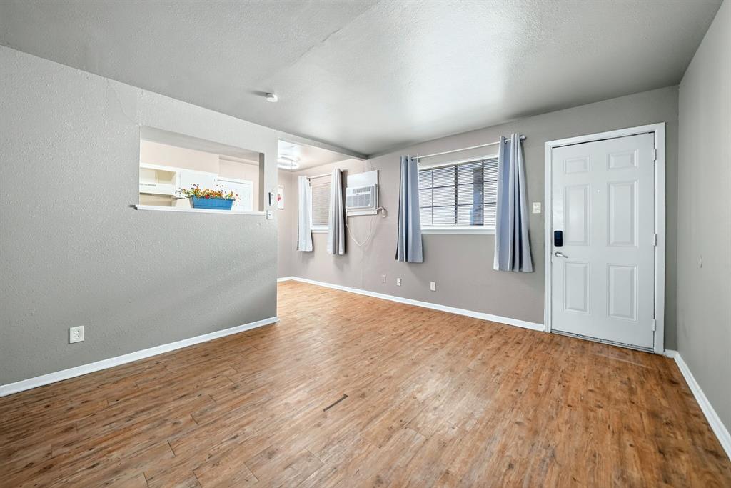 1417 Bennett Avenue G Property Photo 3