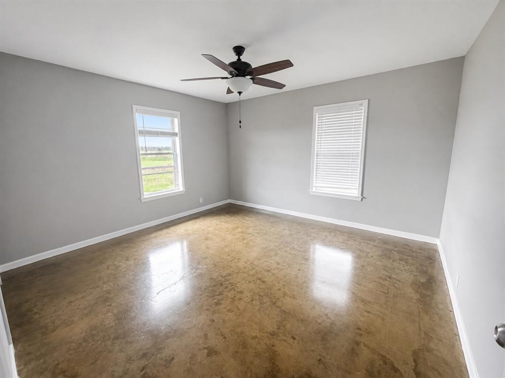 5283 Carpenters Bluff Road Property Photo 6