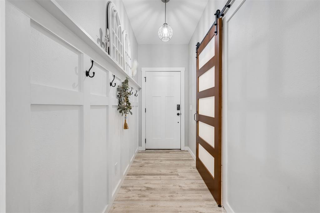 240 30th Street Property Photo 3