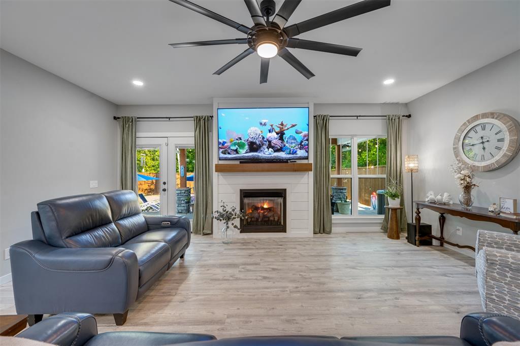 240 30th Street Property Photo 4