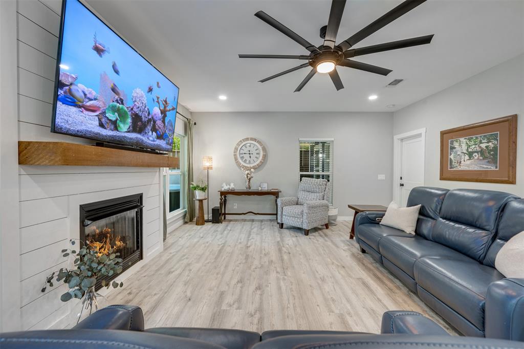 240 30th Street Property Photo 6