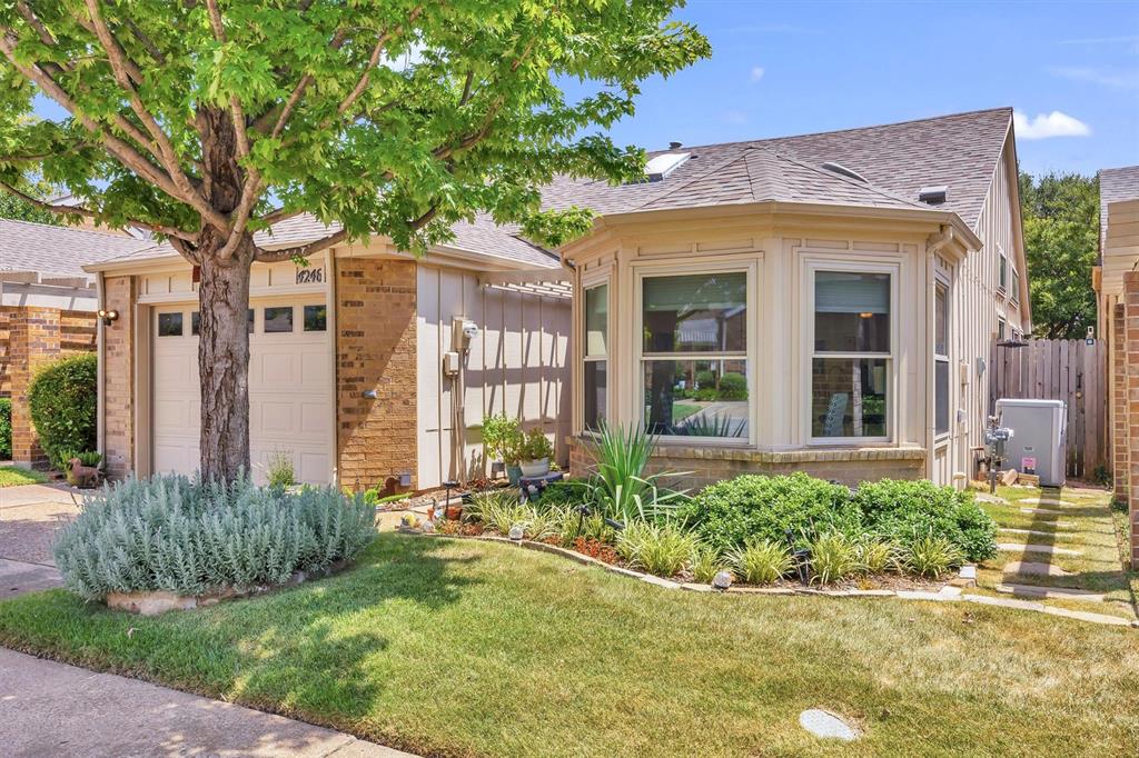 4246 Rosser Square Property Photo 1