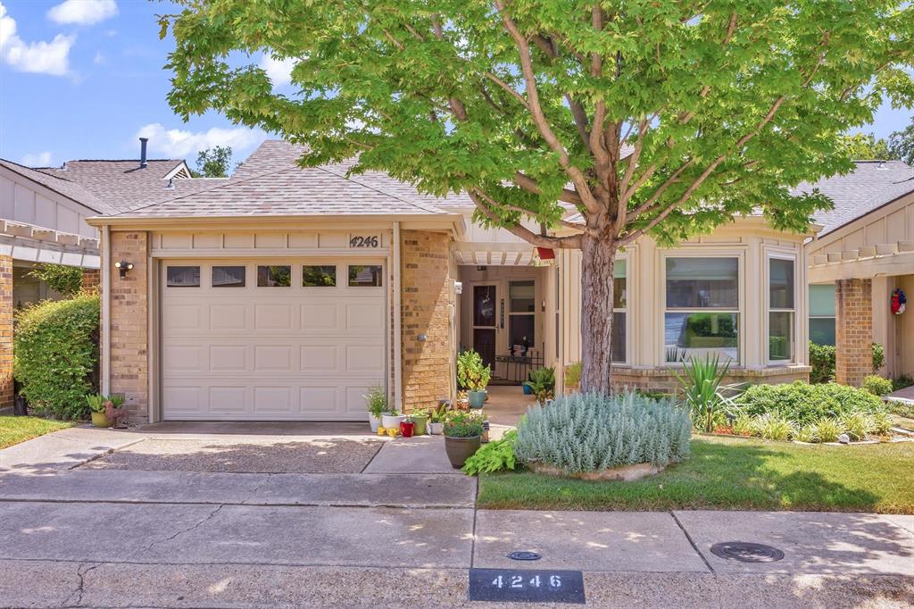 4246 Rosser Square Property Photo 1