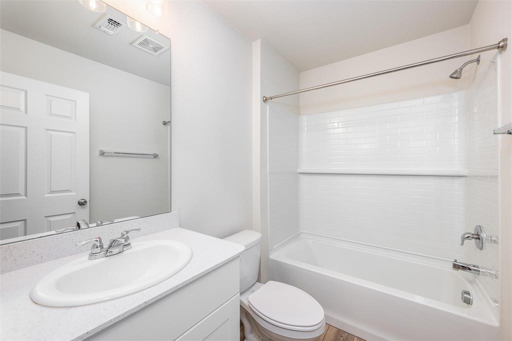 321 Glenwick Lane Property Photo 14