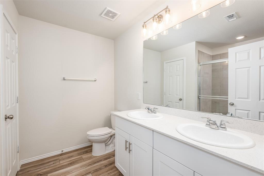 321 Glenwick Lane Property Photo 18