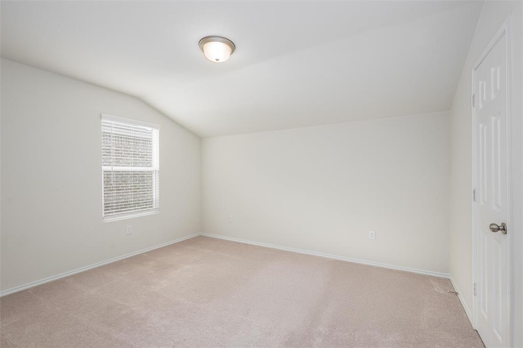 321 Glenwick Lane Property Photo 22