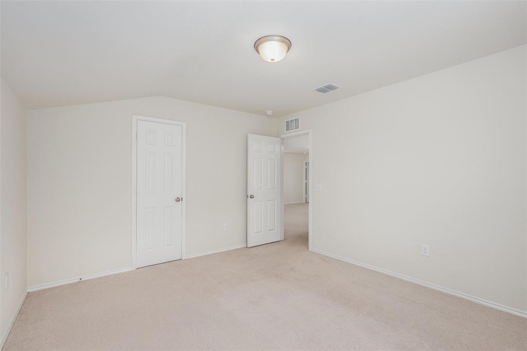 321 Glenwick Lane Property Photo 23
