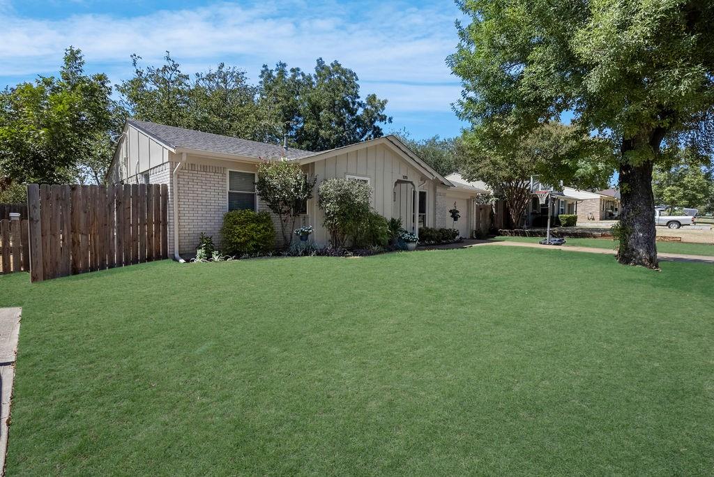 1215 Aransas Drive Property Photo 3