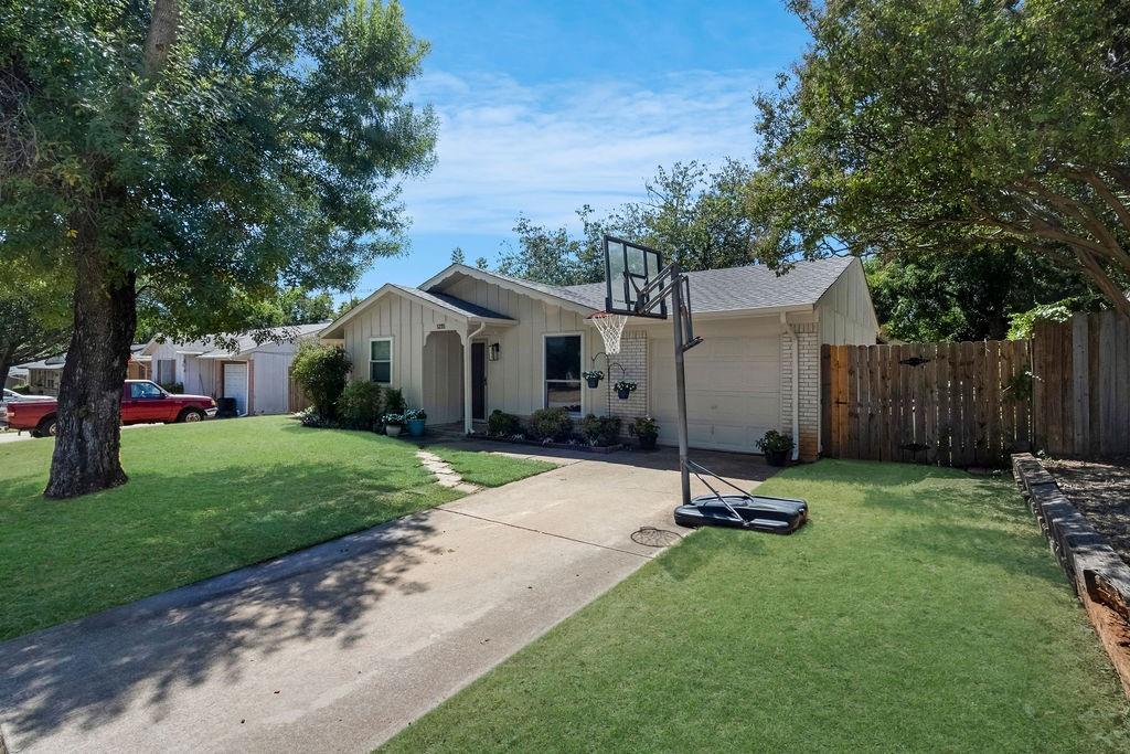 1215 Aransas Drive Property Photo 4