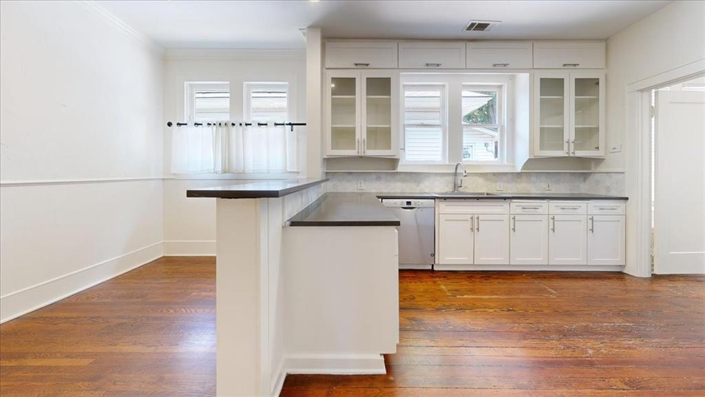 826 Cedar Hill Avenue Property Photo 8