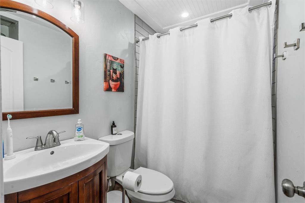 128 Lynn Drive Property Photo 13