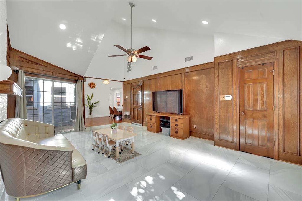 3021 Waterfront Circle Property Photo 1