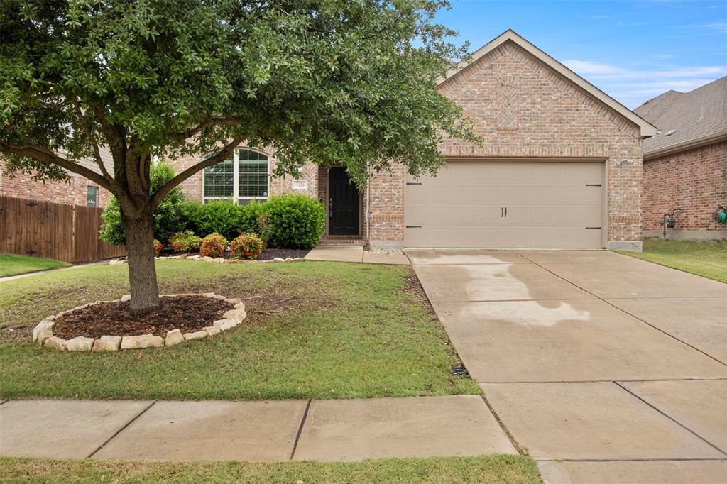 5424 Grove Cove Drive Property Photo 1