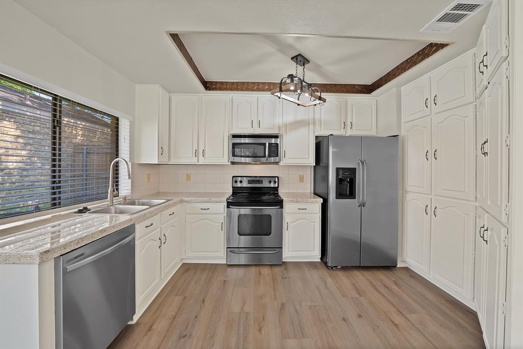 4021 Winter Park Lane Property Photo 2