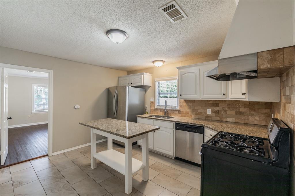 3144 Olive Place Property Photo 8