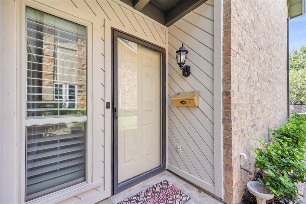 2906 Wayside Drive Property Photo 4