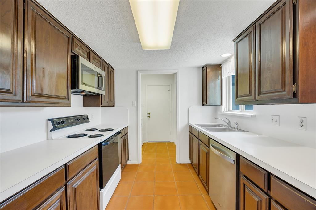 2906 Wayside Drive Property Photo 14