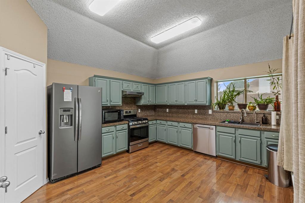 2037 Vista Drive Property Photo 8
