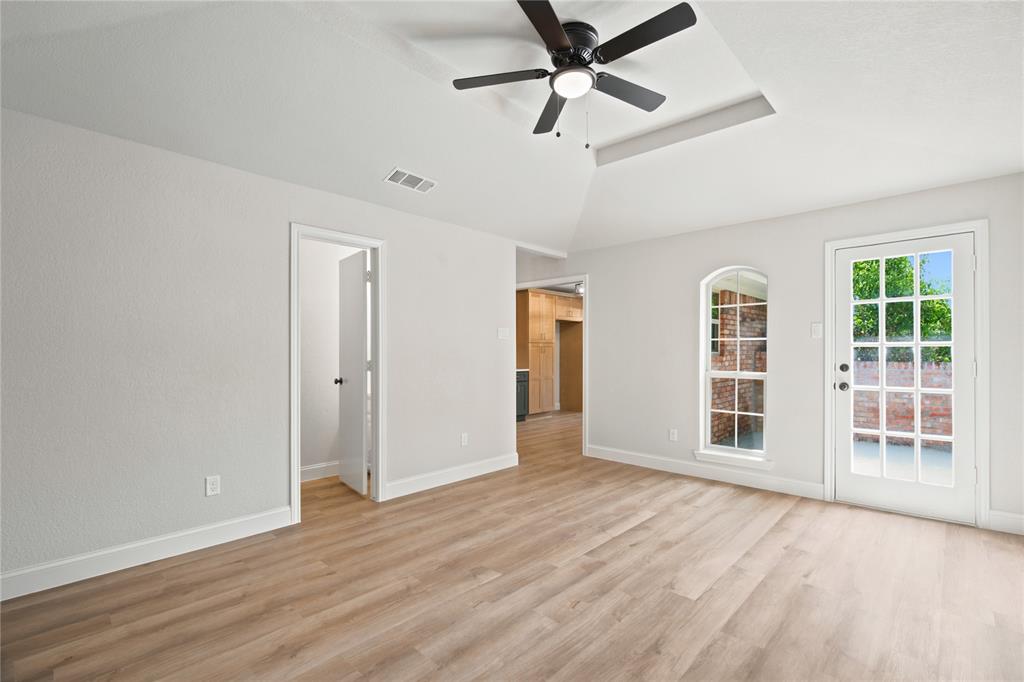 2909 Redwood Drive Property Photo 12