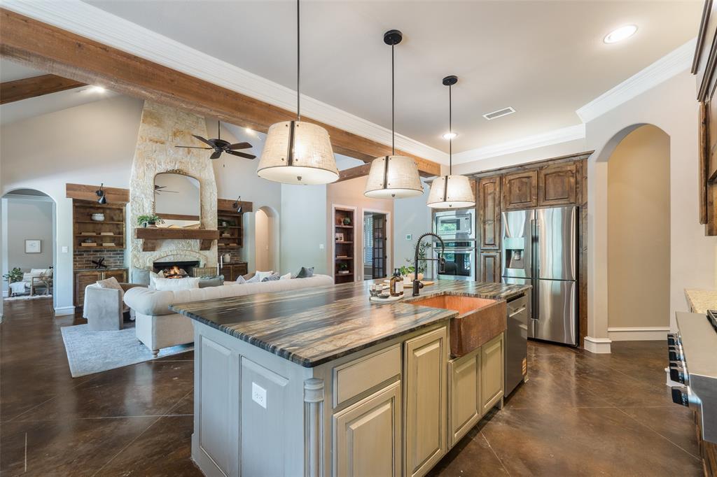 4640 Lake Breeze Drive Property Photo 10