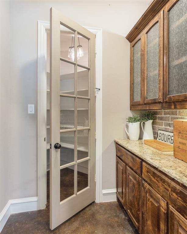 4640 Lake Breeze Drive Property Photo 11