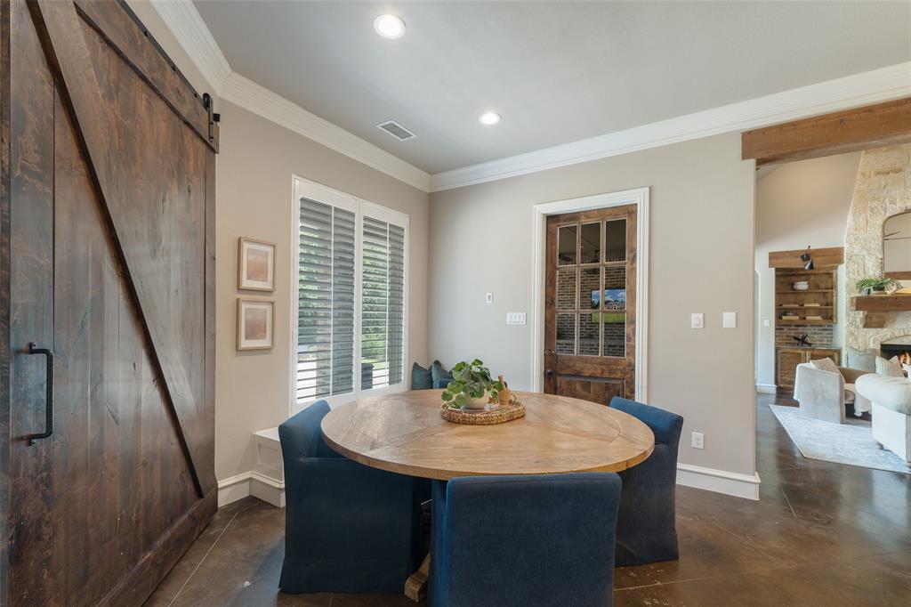 4640 Lake Breeze Drive Property Photo 12