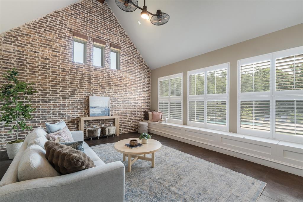 4640 Lake Breeze Drive Property Photo 16
