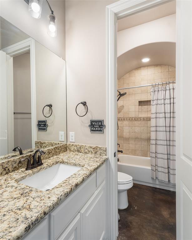 4640 Lake Breeze Drive Property Photo 22