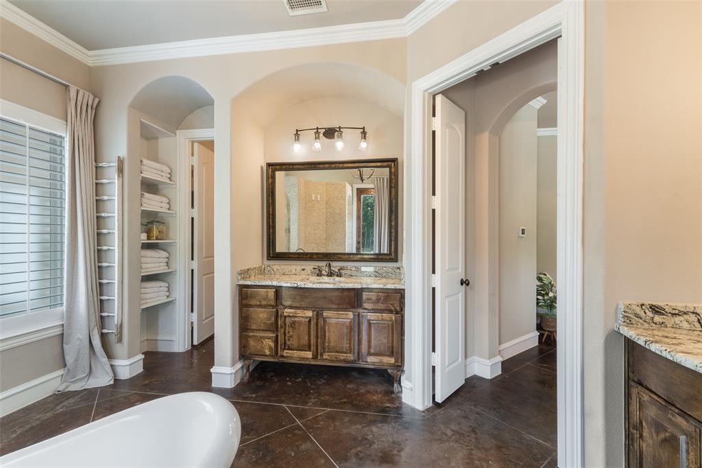4640 Lake Breeze Drive Property Photo 25