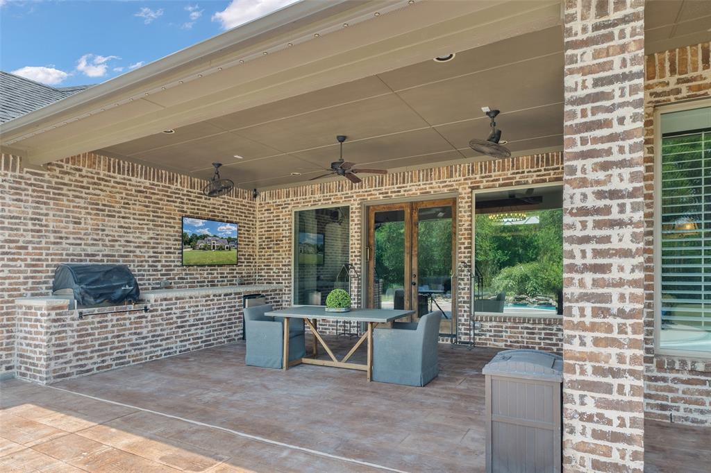 4640 Lake Breeze Drive Property Photo 32