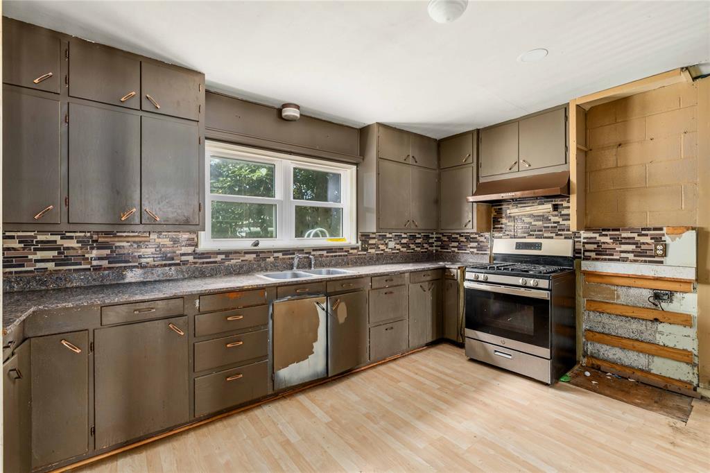 505 Willis Street Property Photo 6