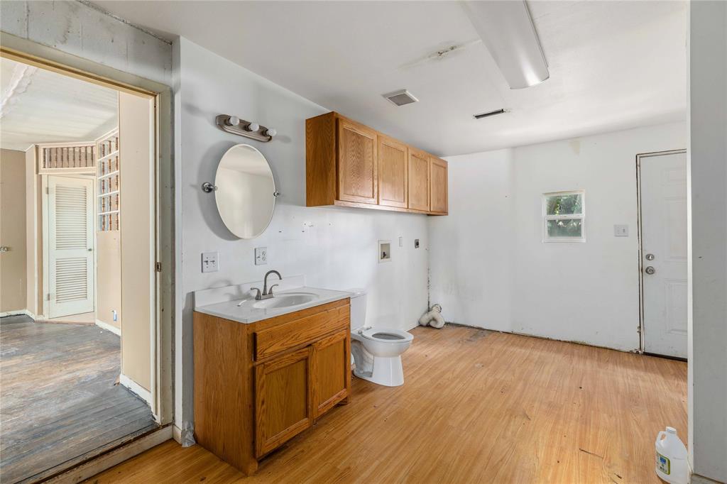 505 Willis Street Property Photo 9