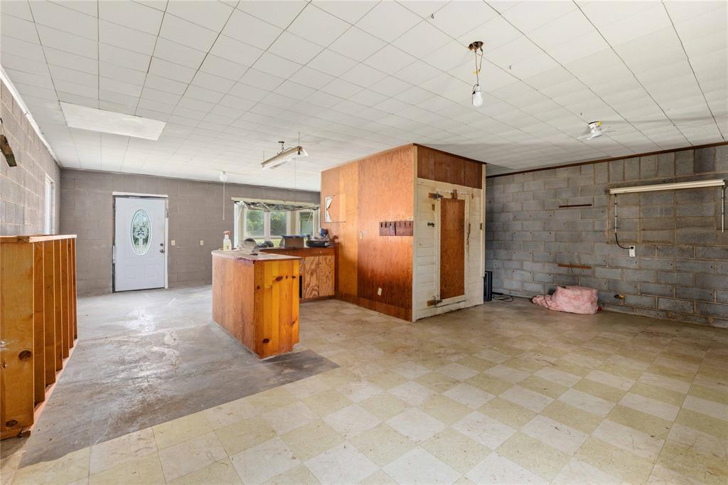 505 Willis Street Property Photo 11