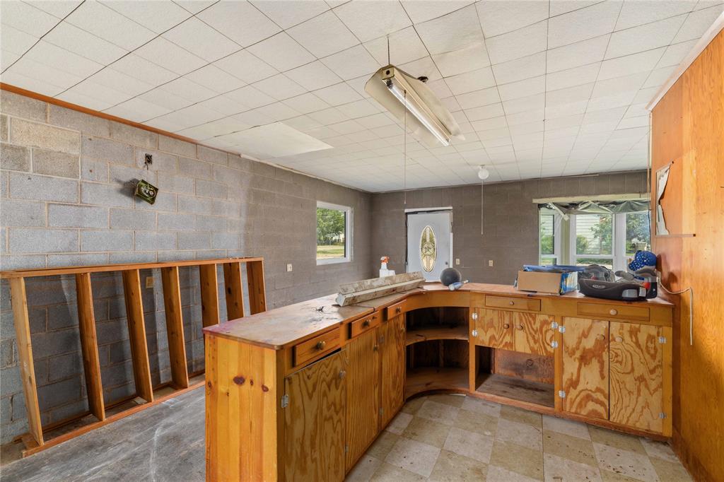 505 Willis Street Property Photo 12