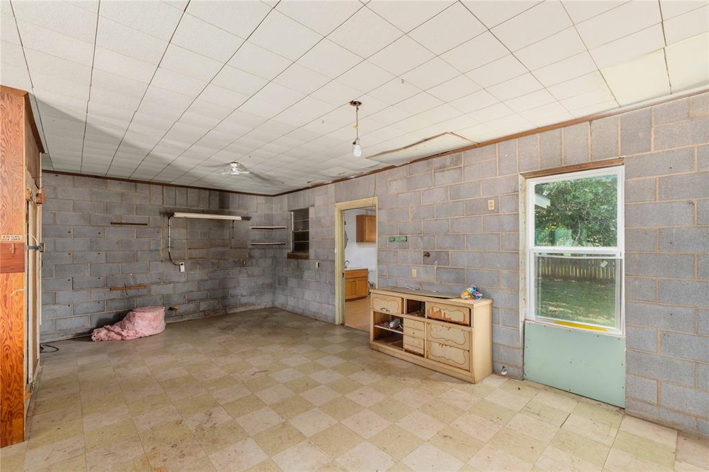 505 Willis Street Property Photo 13