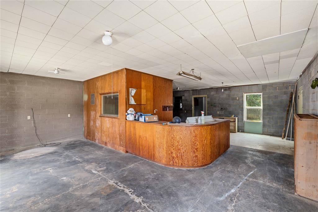 505 Willis Street Property Photo 14