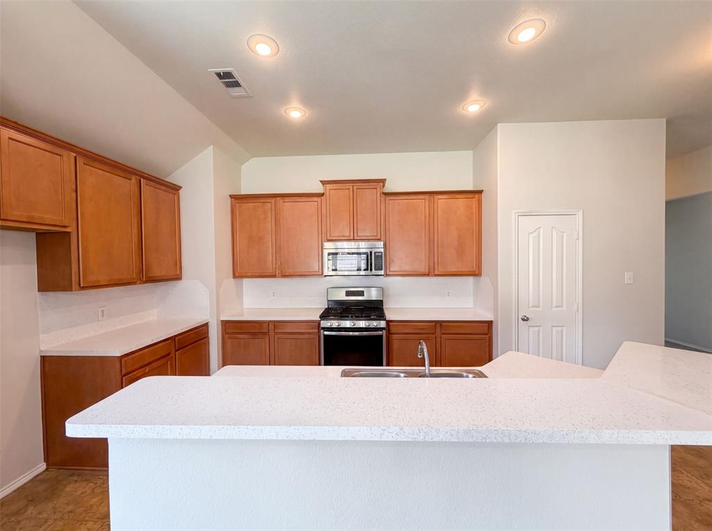 632 Stirrup Bar Drive Property Photo 6