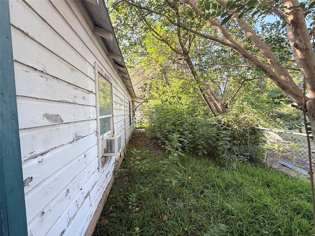 1307 Forest Lane Property Photo 3