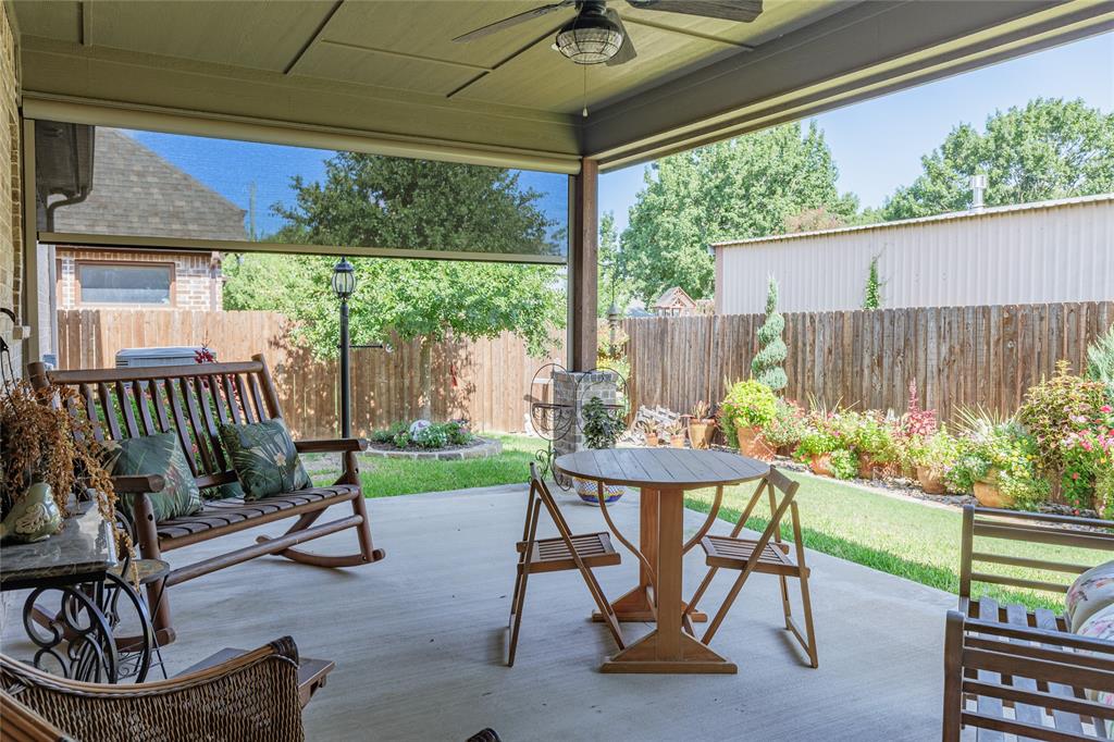 213 Windy Glen Drive Property Photo 4