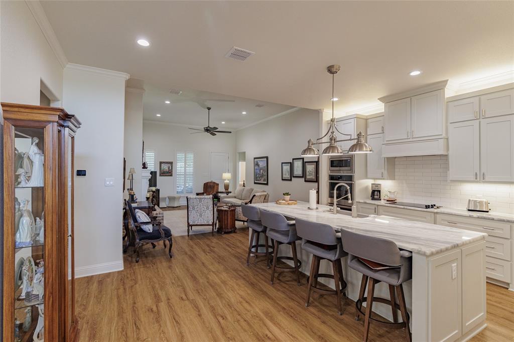 213 Windy Glen Drive Property Photo 8