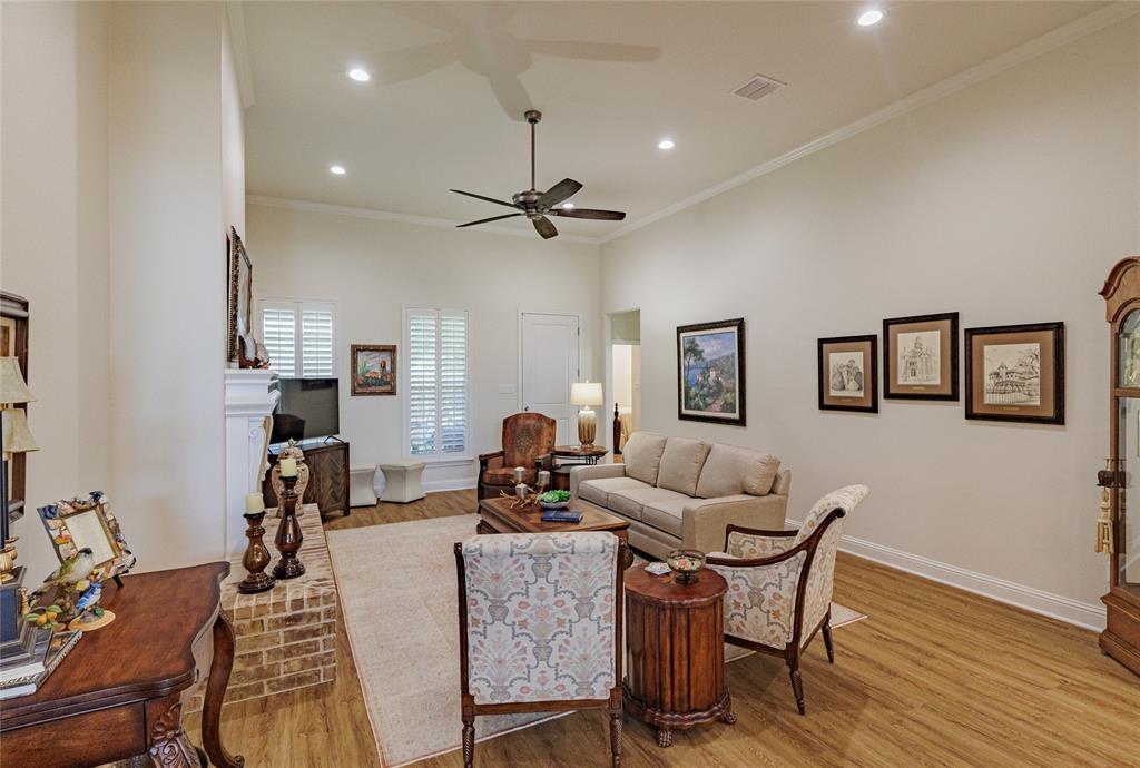213 Windy Glen Drive Property Photo 15