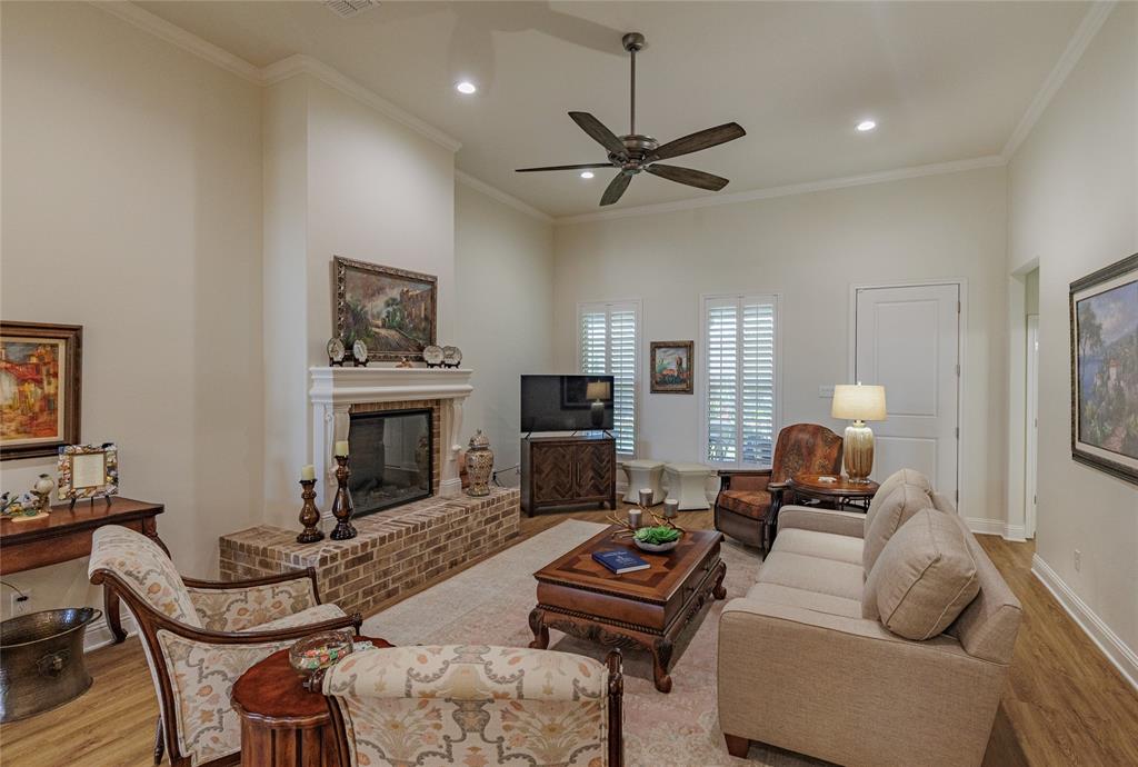 213 Windy Glen Drive Property Photo 16