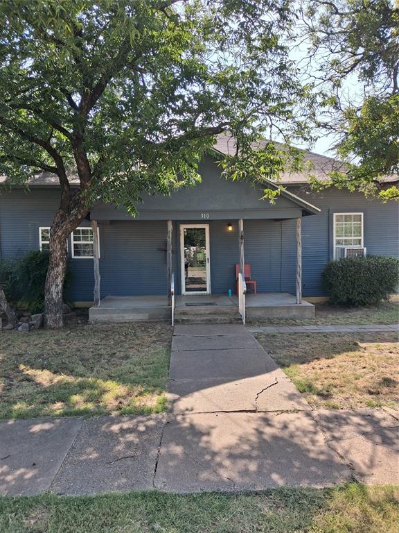 310 N Trinity Street Property Photo 1