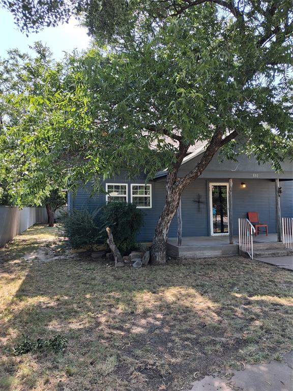 310 N Trinity Street Property Photo 2